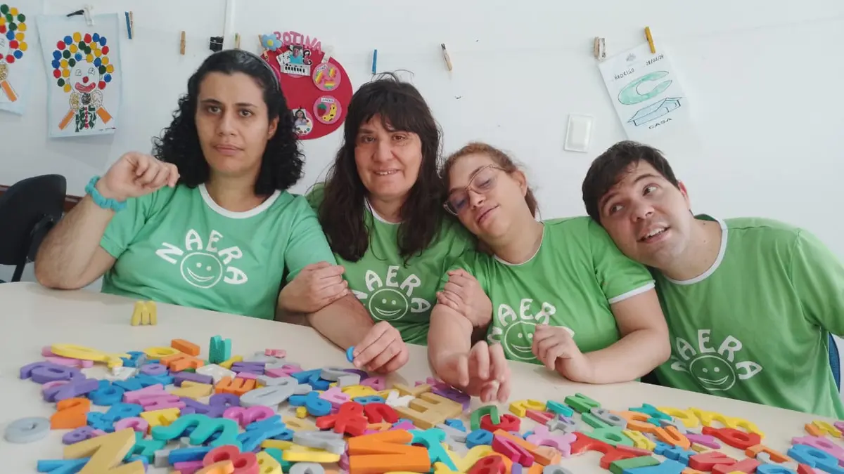 Participantes da NAERA reunidos em atividade